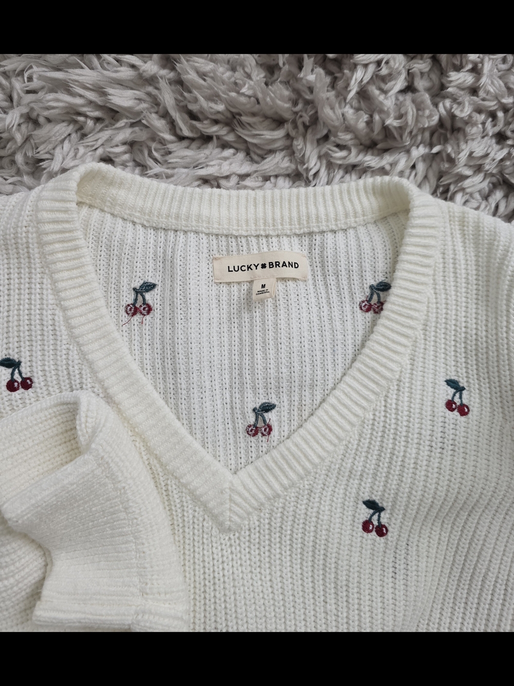 Lucky‎ Brand V-Neck Sweater w/ Cherry Embroidery Sz M - Picture 4 of 8